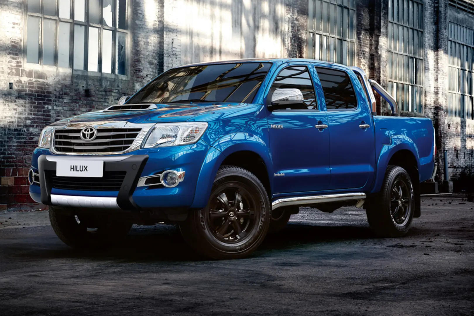 Toyota  Hi-Lux 2.4 D-4D 4x4 Invincible 3