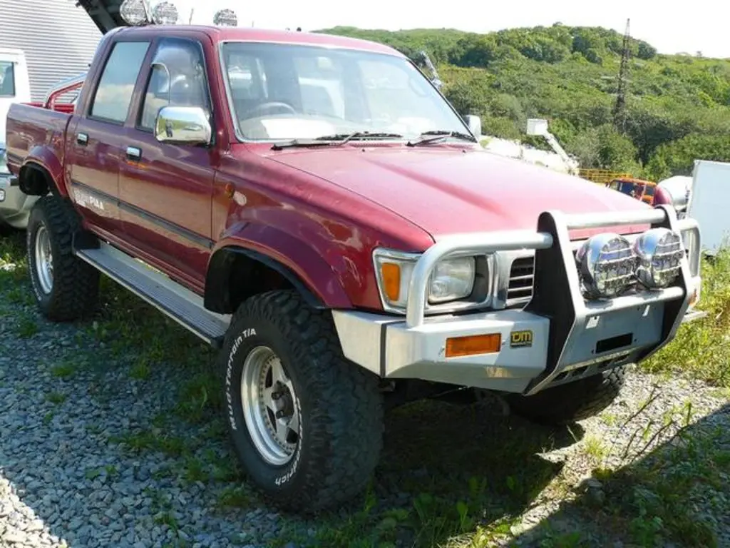 Toyota  Hi-Lux 2.4 D Extra 0