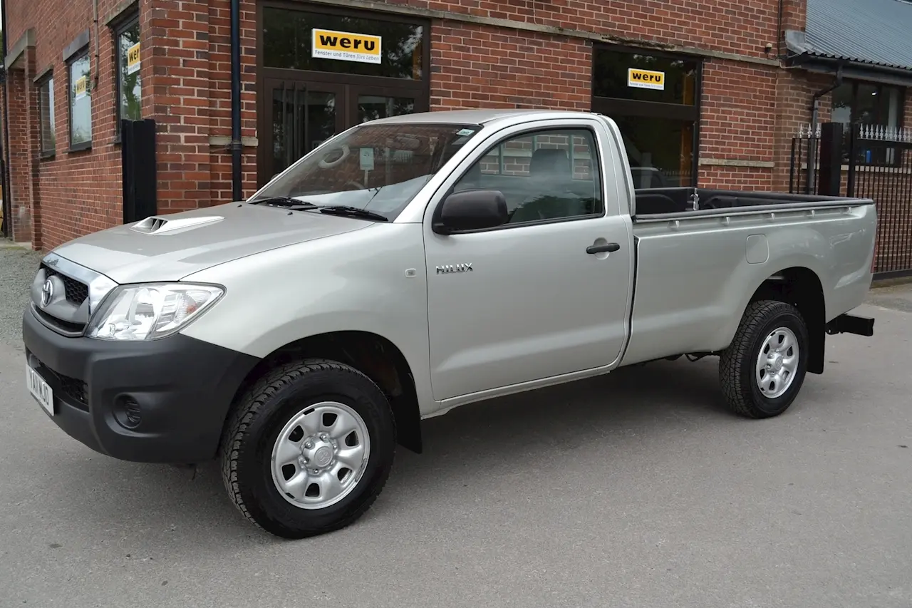 Toyota  Hi-Lux 2.5 D-4D 4x2 Basic 4
