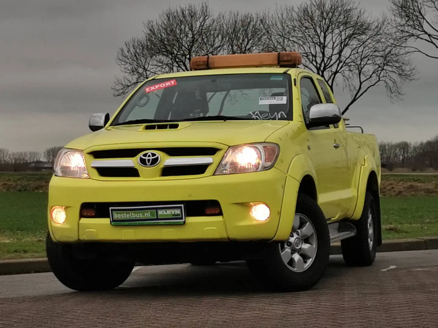 Toyota  Hi-Lux 2.5 D-4D 4x2 Basic 0
