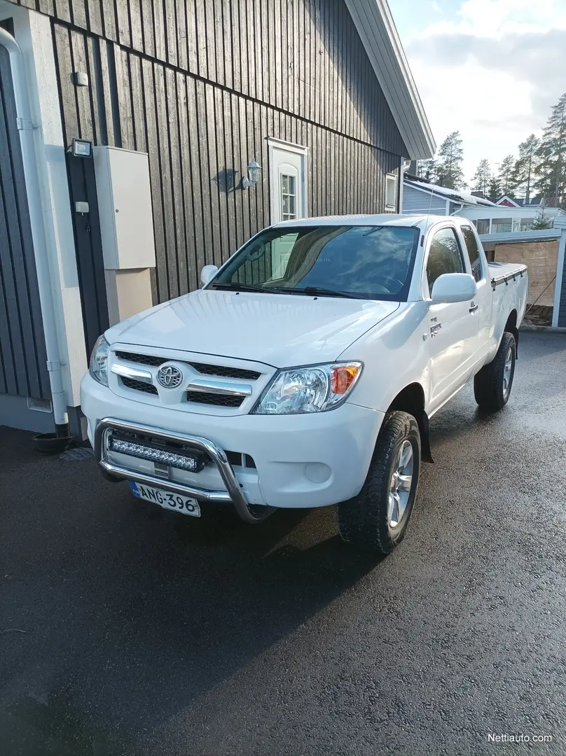 Toyota  Hi-Lux 2.5 D-4D 4x4 Adventure 7