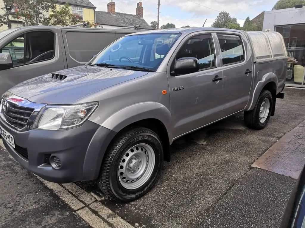 Toyota  Hi-Lux 2.5 D-4D 4x4 Adventure 5