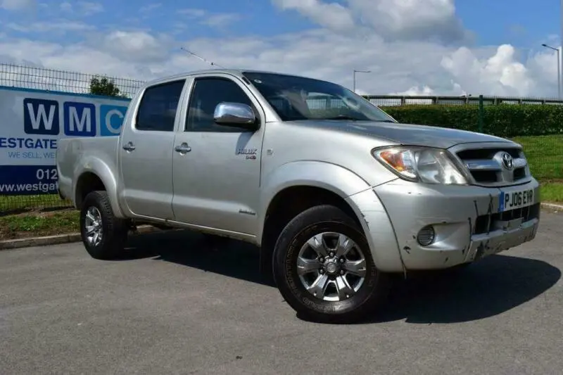 Toyota  Hi-Lux 2.5 D-4D 4x4 Freedom 6