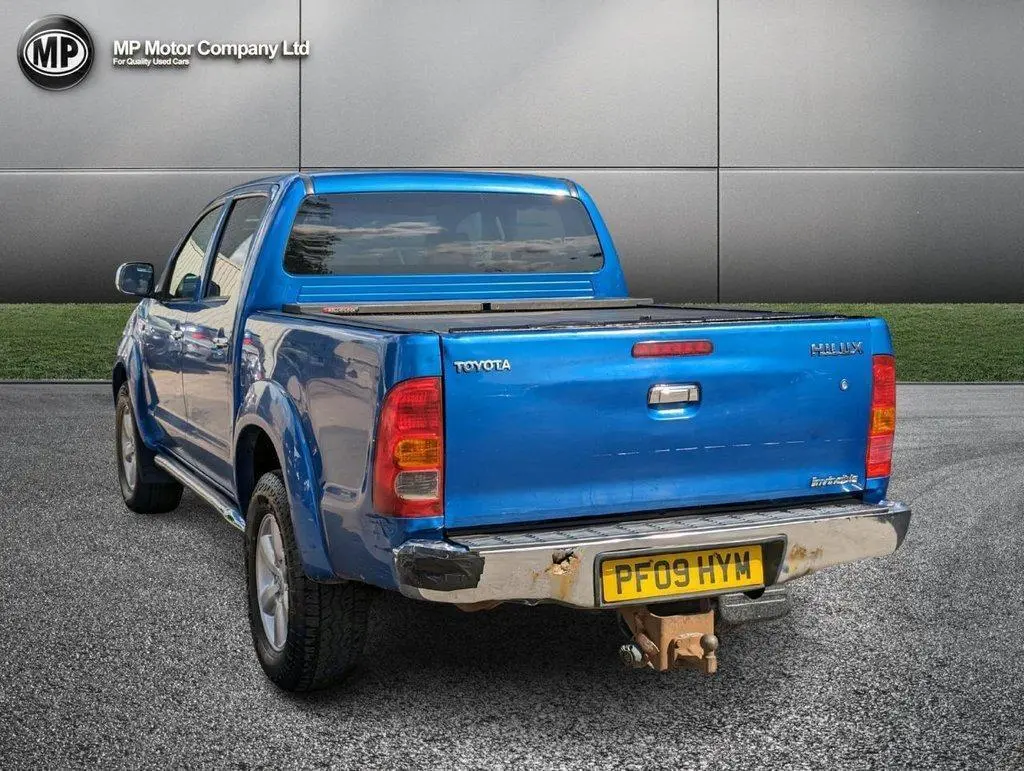 Toyota  Hi-Lux 3.0 D-4D 4x4 Elegant 3