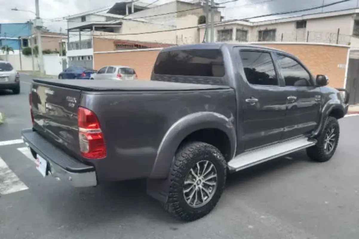 Toyota  Hi-Lux 3.0 D-4D 4x4 Elegant 5
