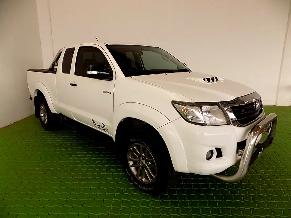 Toyota  Hi-Lux 3.0 D-4D 4x4 Elegant 4