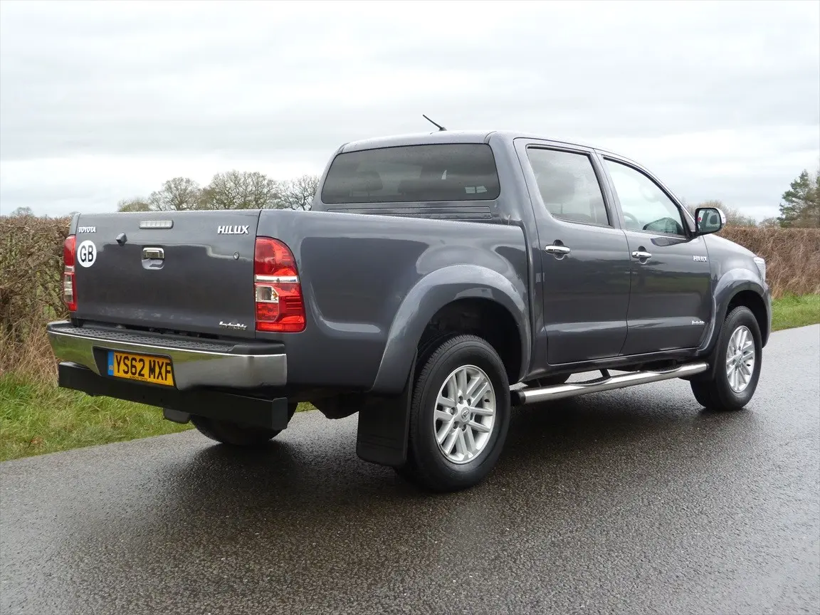 Toyota  Hi-Lux 3.0 D-4D 4x4 Elegant 4