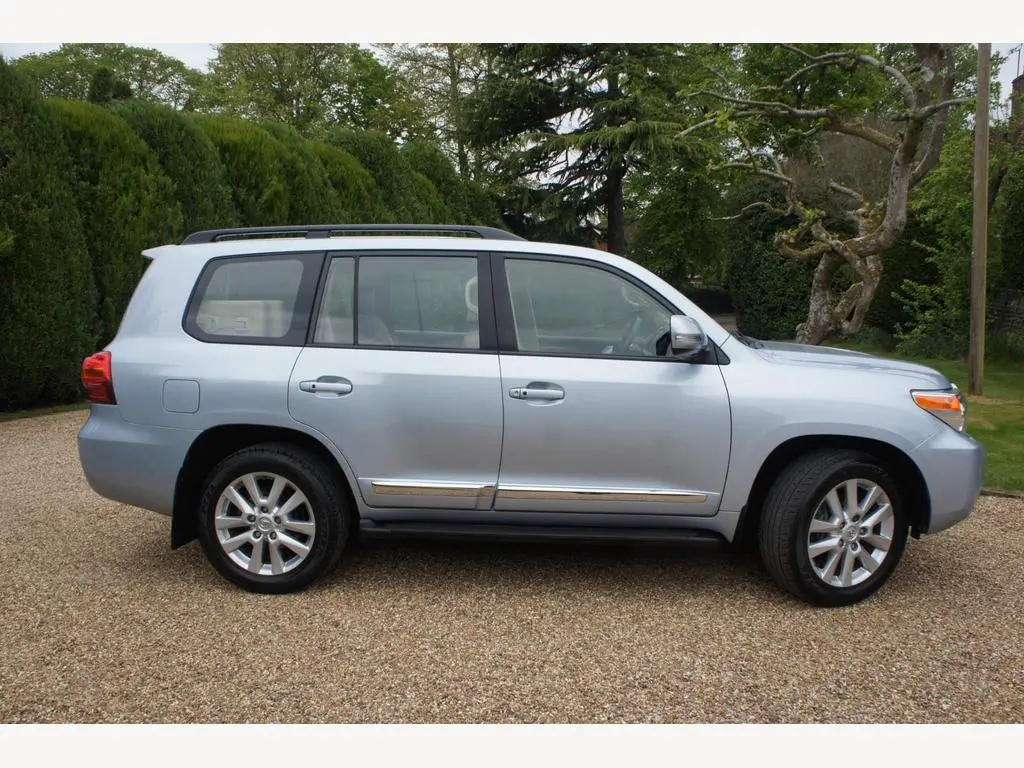 Toyota Land Cruiser Land Cruiser 4.5 D-4D V8 Standart 2