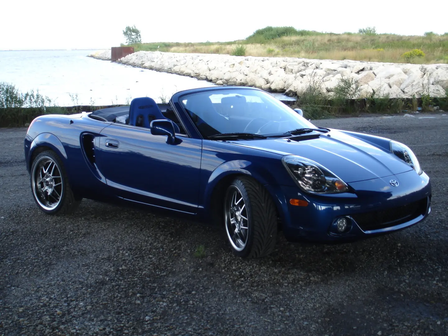 Toyota  MR 2 2.0 0