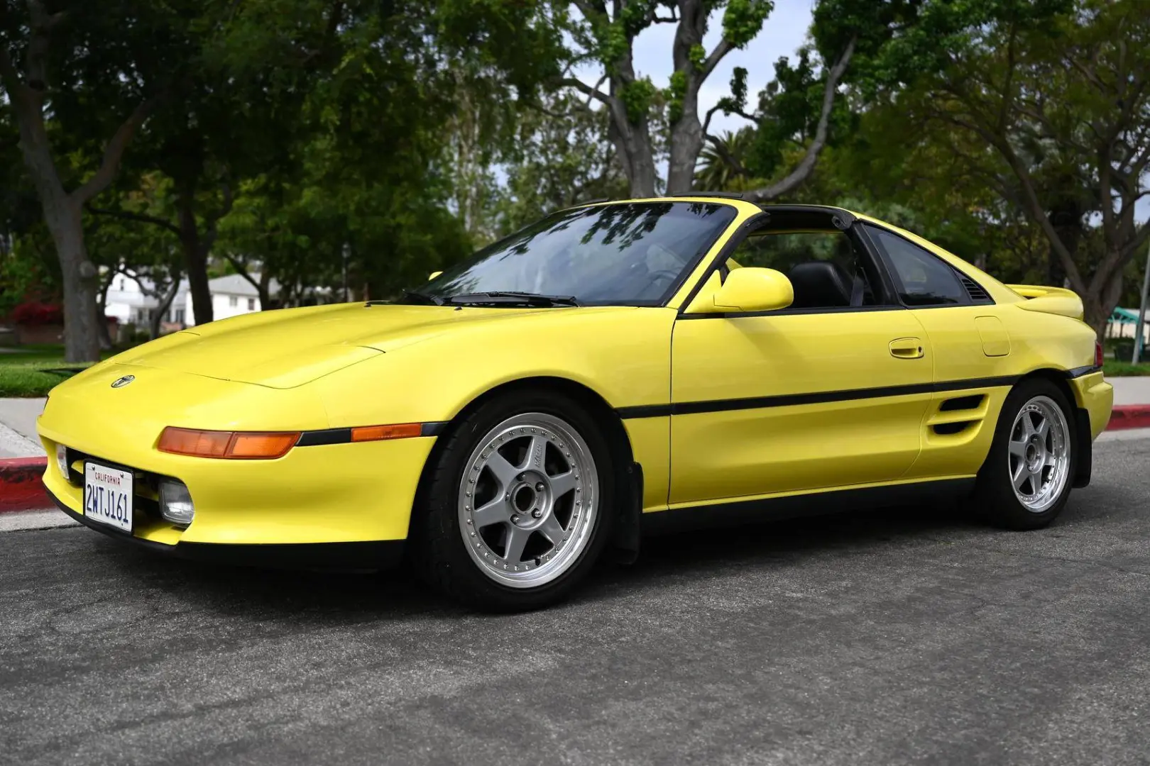 Toyota  MR 2 2.0 T-Bar 6