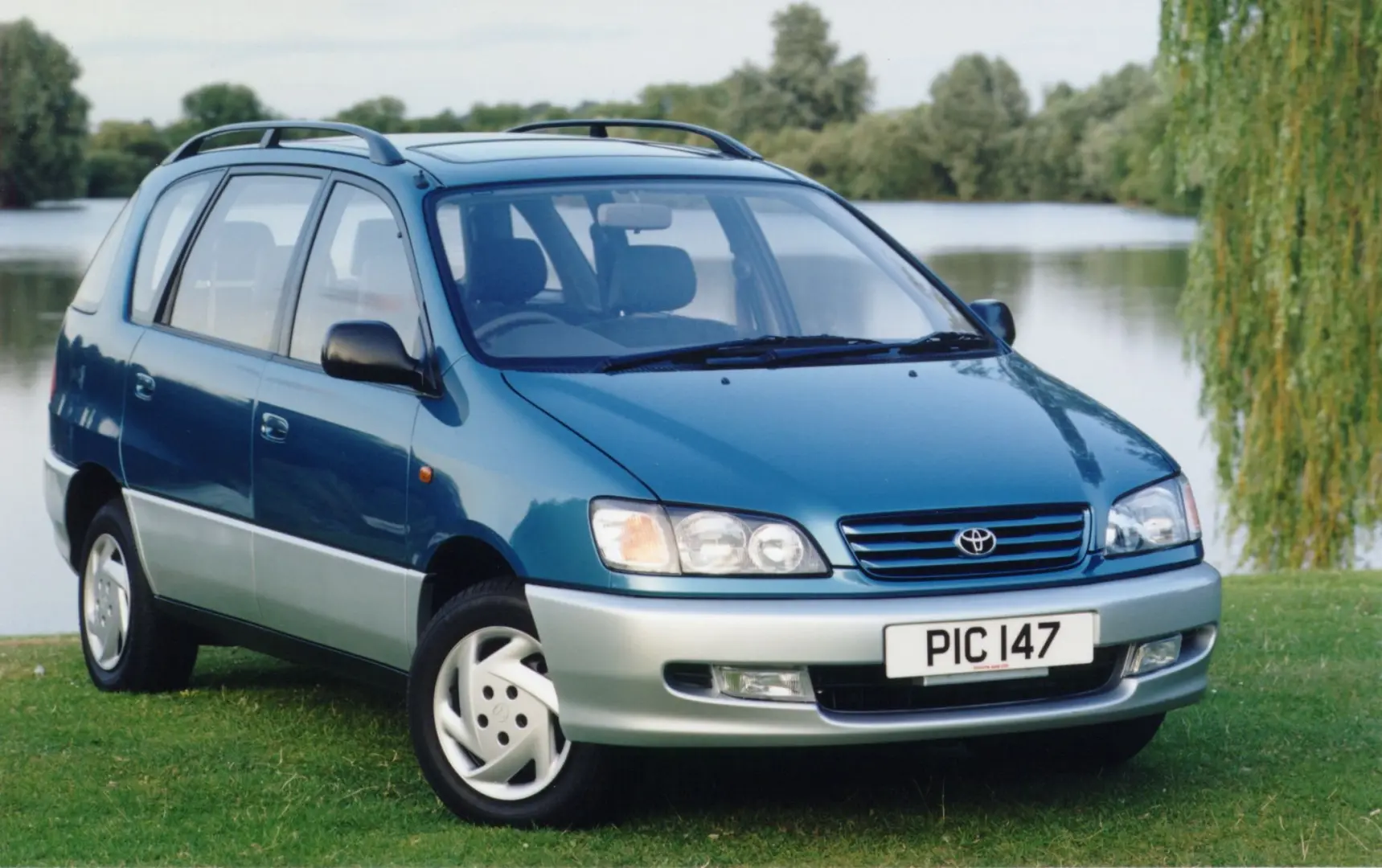 Toyota Picnic Picnic 2.0 1
