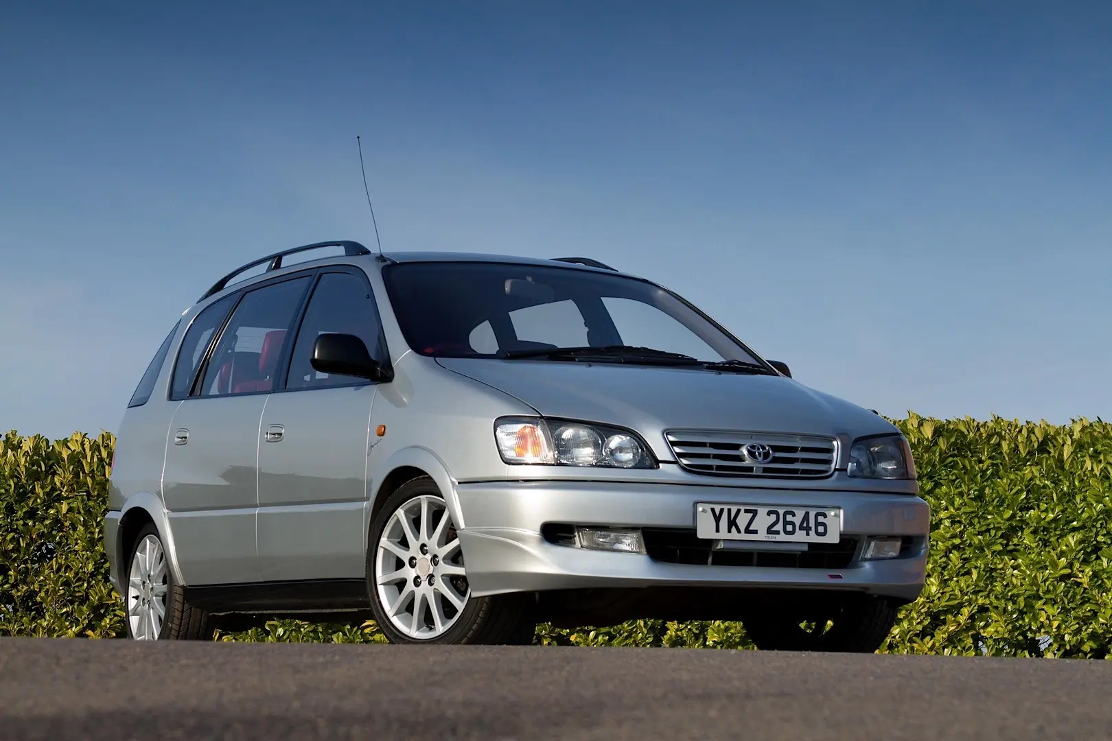 Toyota Picnic Picnic 2.0 5
