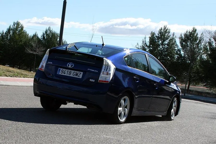 Toyota Prius Prius 1.8 Hybrid Synergy Drive Elegant CVT 3