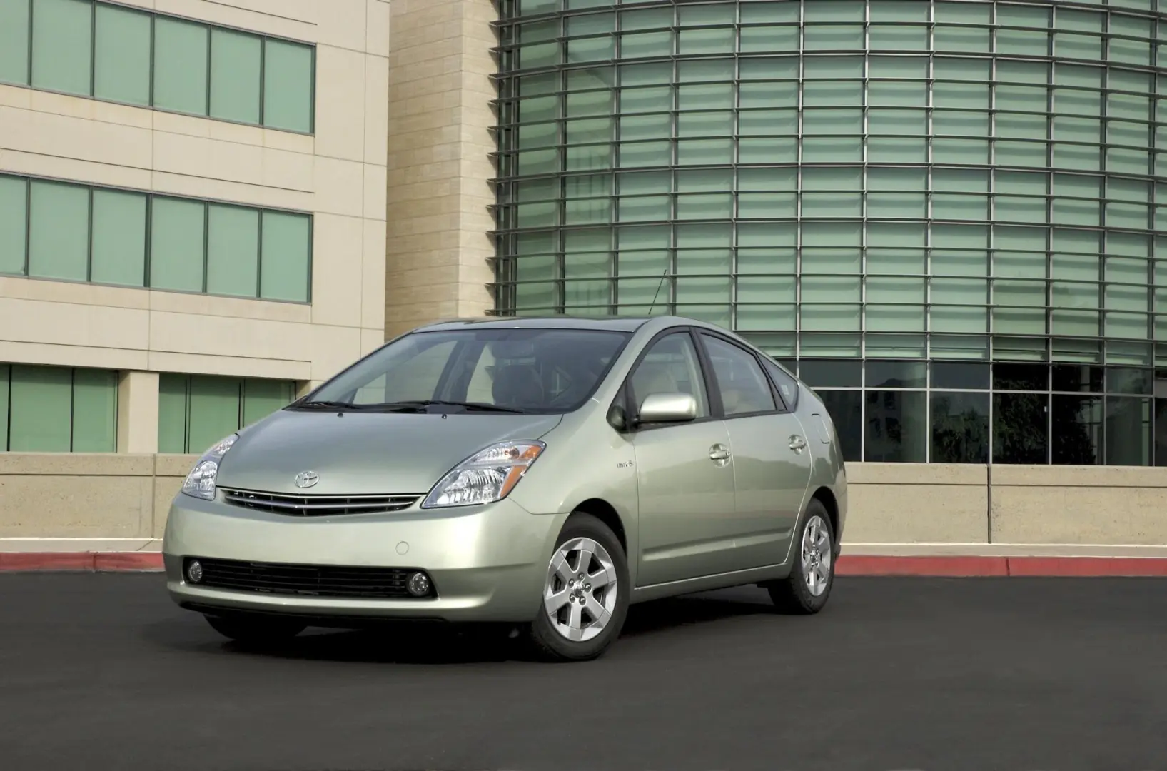 Toyota Prius Prius 1.8 VVT-i Elegant CVT 5
