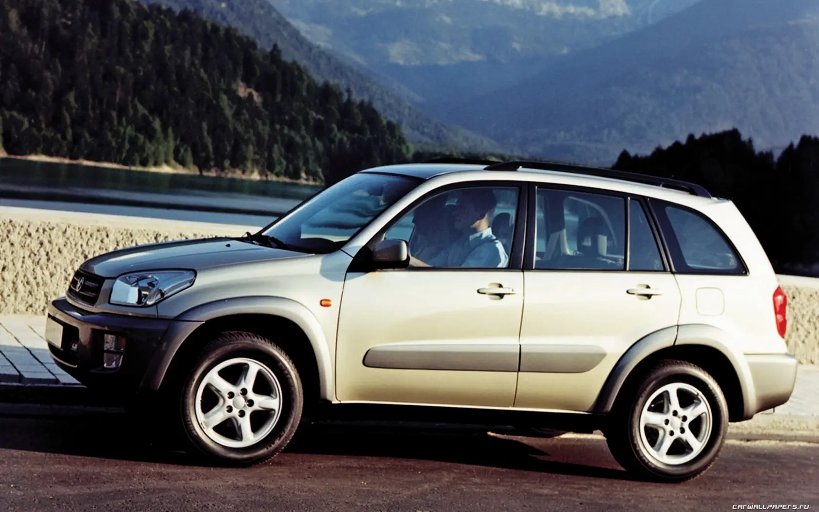 Toyota  Rav 4 2.0 4x4 6