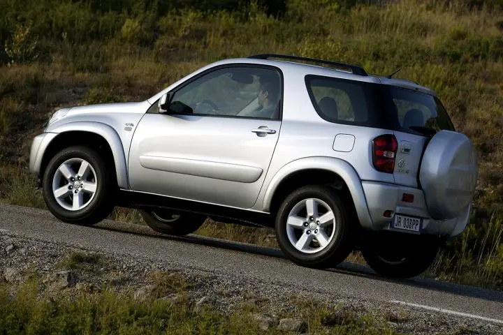 Toyota  Rav 4 2.0 7