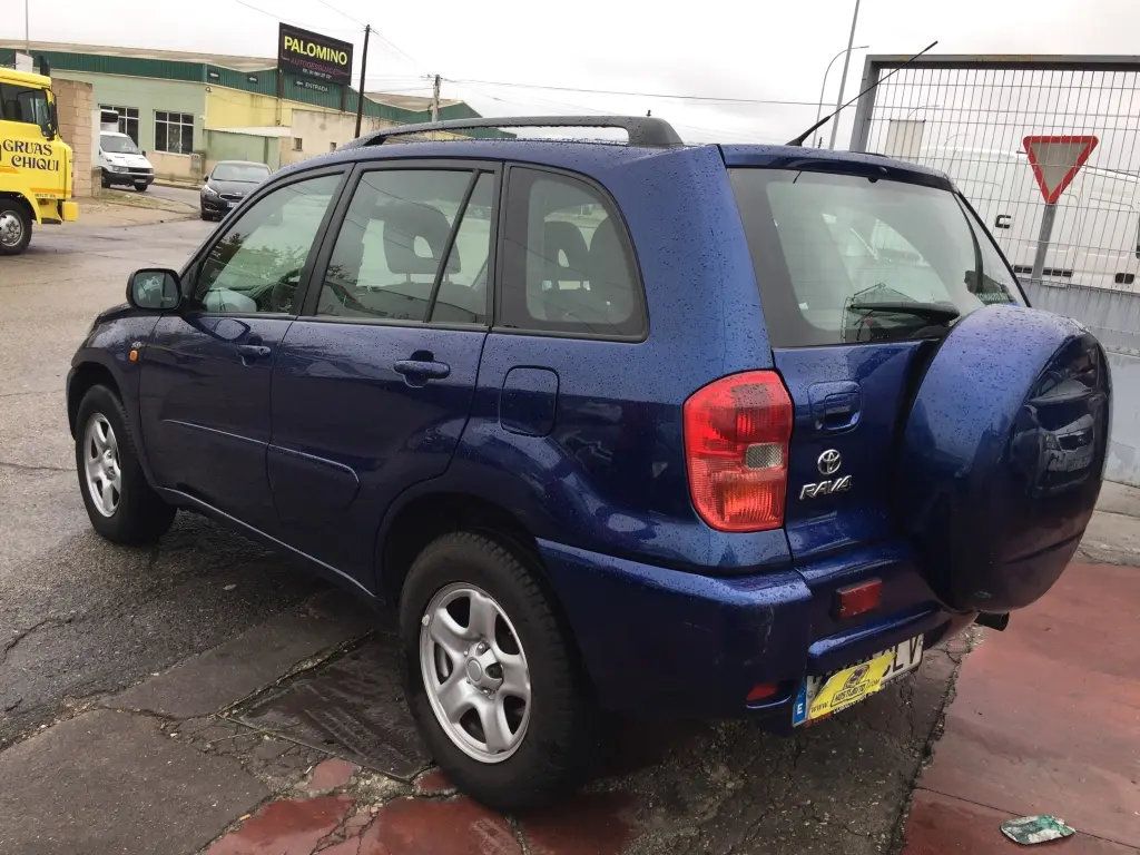 Toyota  Rav 4 2.0 7