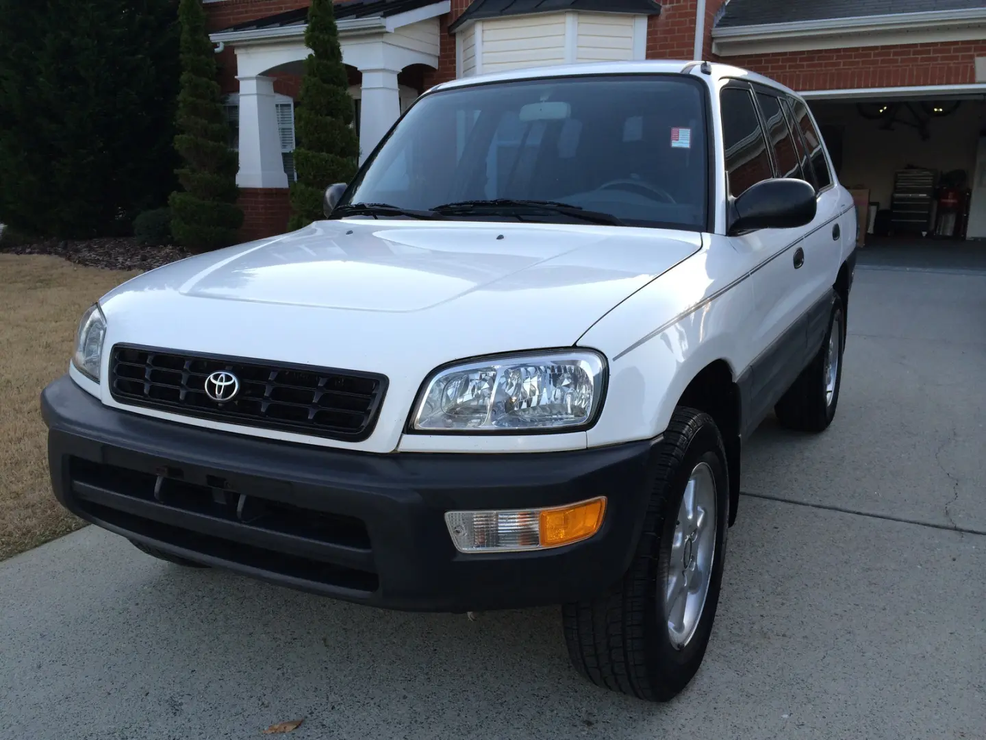 Toyota  Rav 4 2.0 3