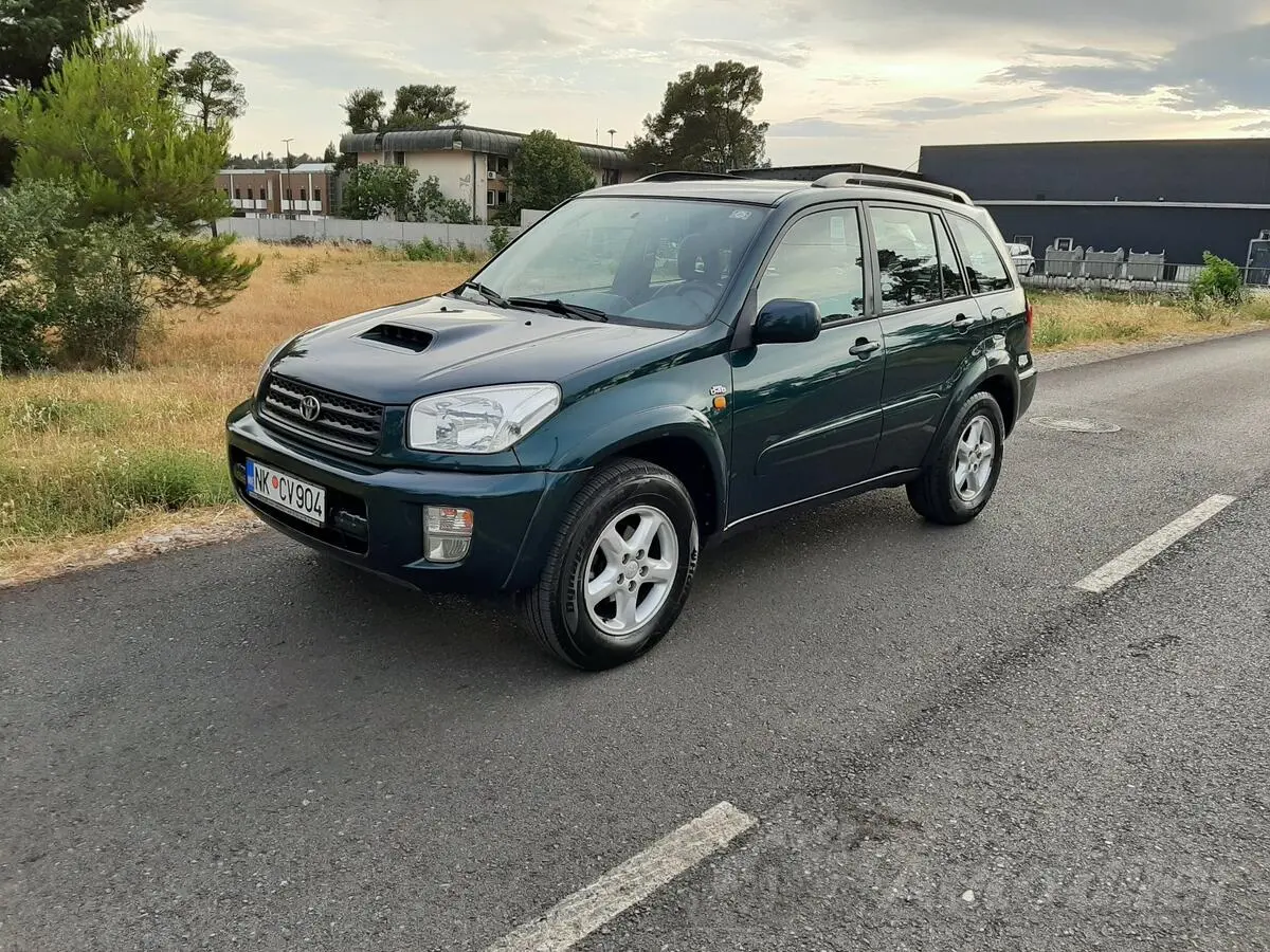 Toyota  Rav 4 2.0 5