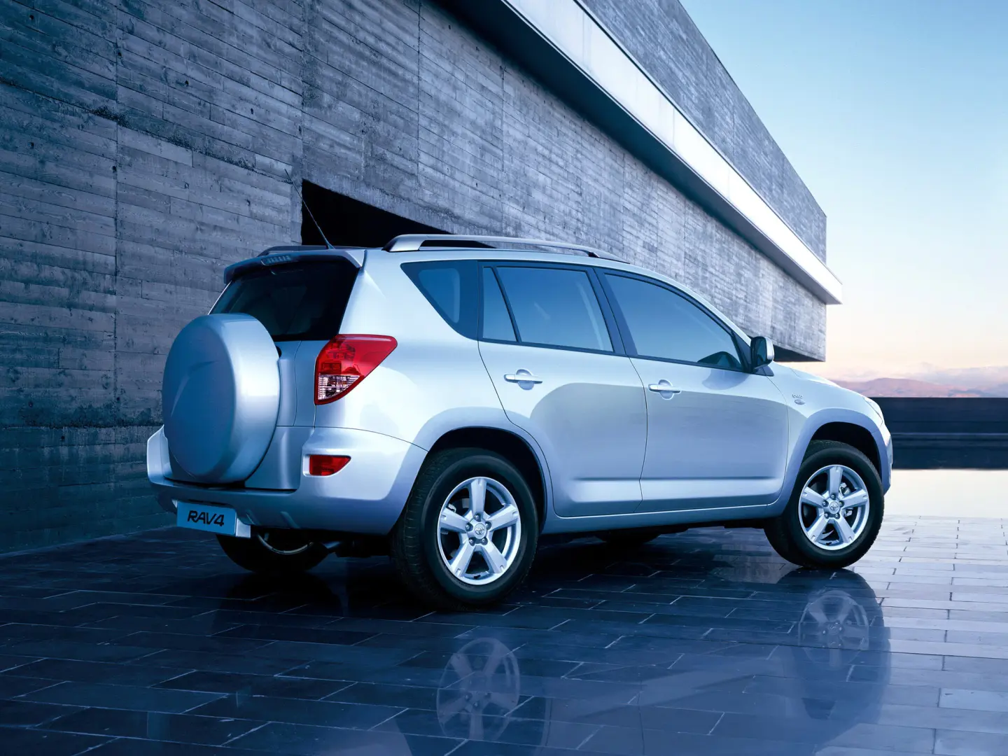 Toyota  Rav 4 2.0 4x4 Extra 3