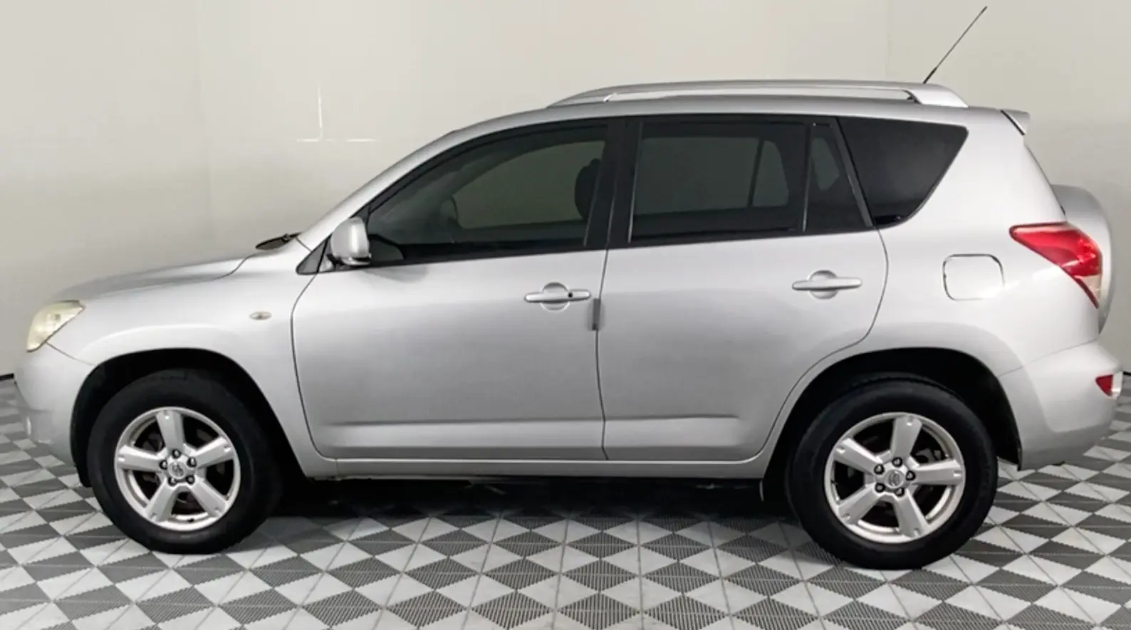 Toyota  Rav 4 2.0 4x4 4