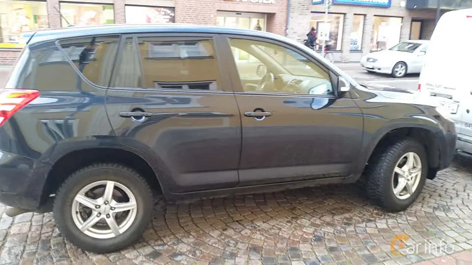 Toyota  Rav 4 2.0 Premium Multidrive S 4