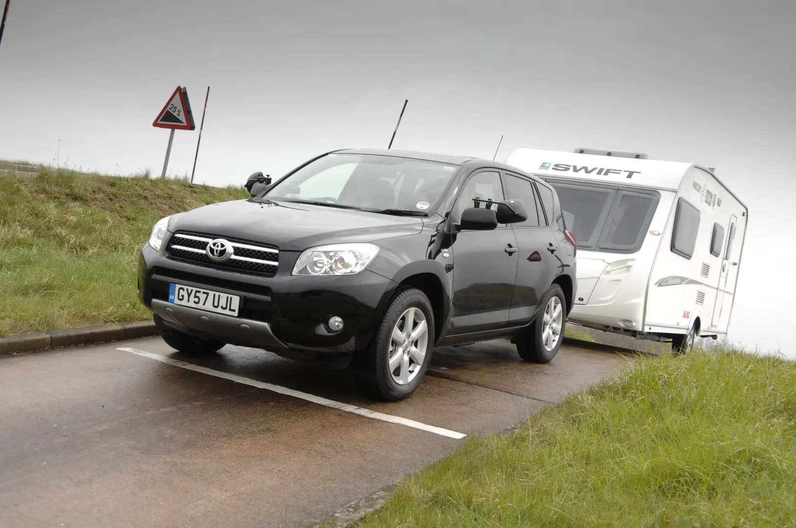 Toyota  Rav 4 2.2 D-4D Extra 6