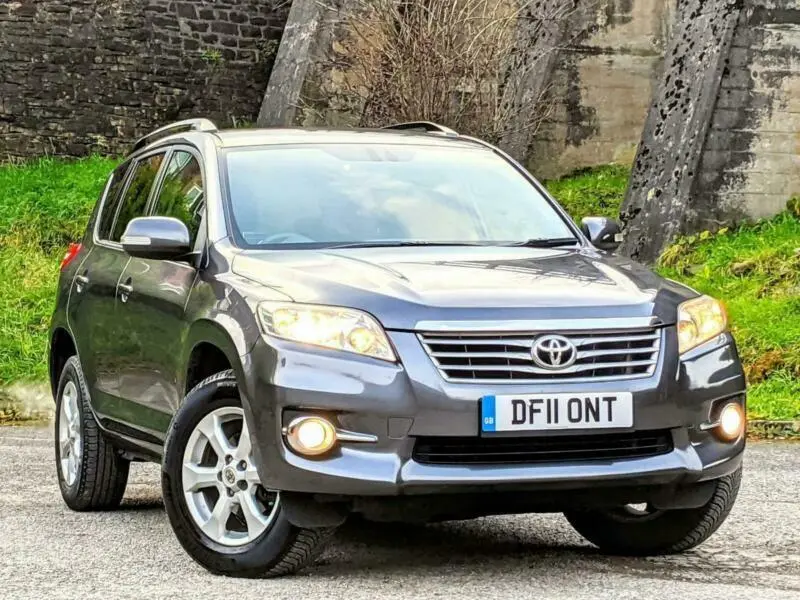 Toyota  Rav 4 2.2 D-4D Premium Plus 1