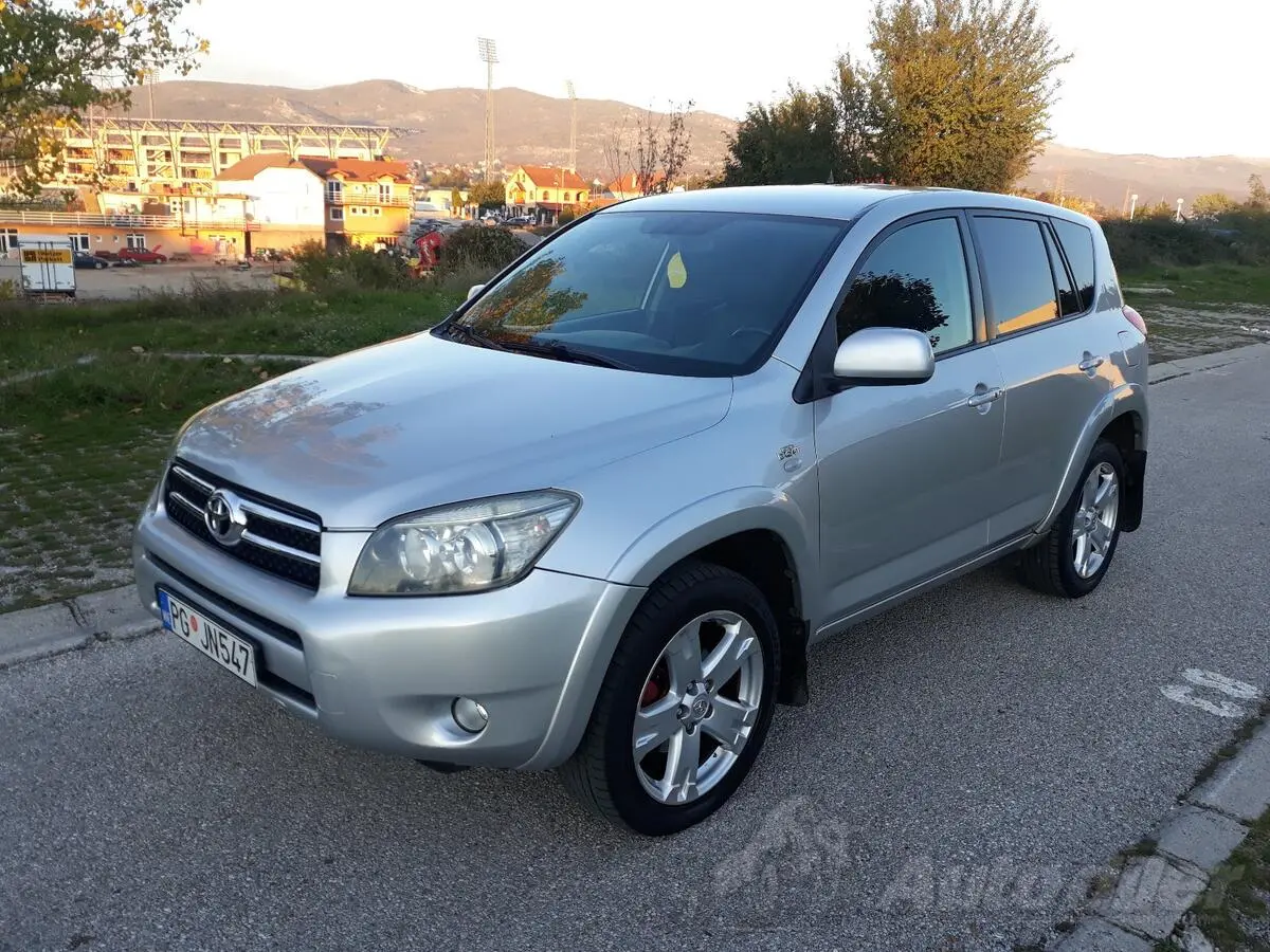 Toyota  Rav 4 2.2 D-CAT Premium Plus 2