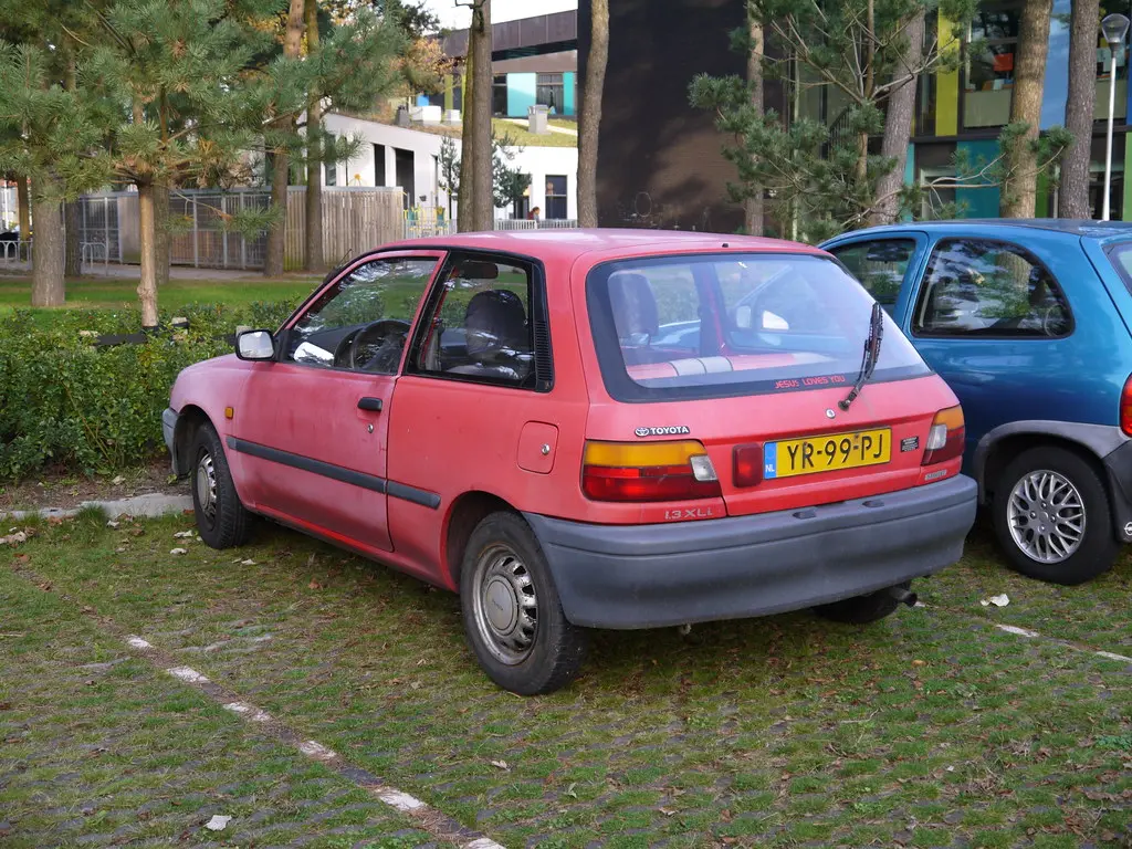 Toyota Starlet Starlet 1.3 XLI 6