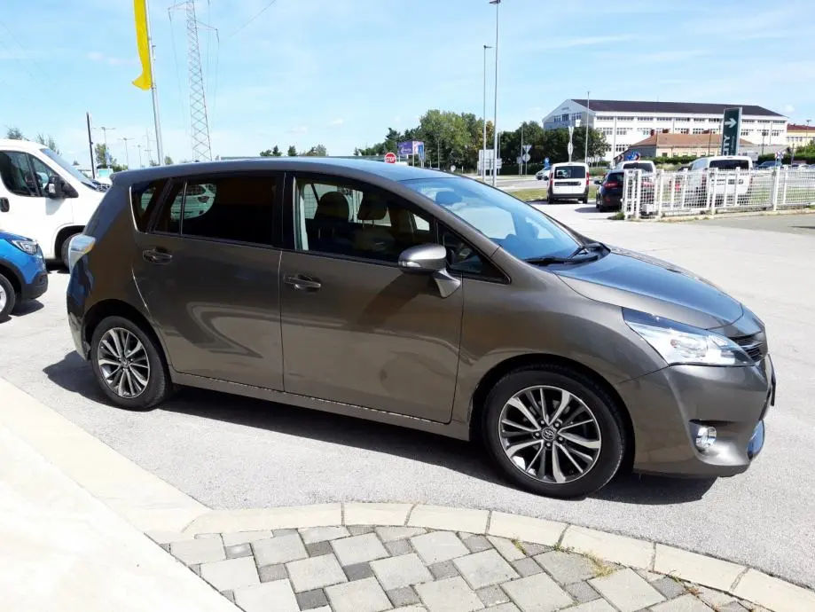 Toyota Verso Verso 1.6 Active 2