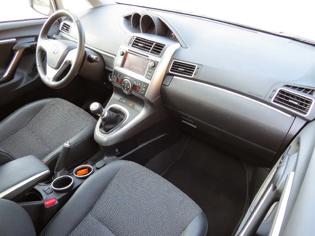 Toyota Verso Verso 1.6 Premium Navi 6