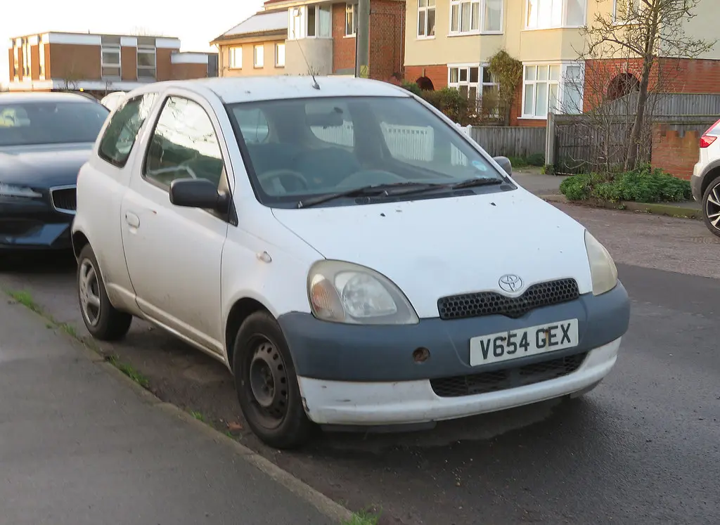 Toyota Yaris Yaris 1.0 4