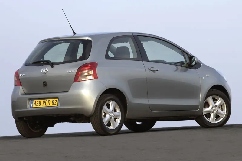 Toyota Yaris Yaris 1.0 Linea Terra 4