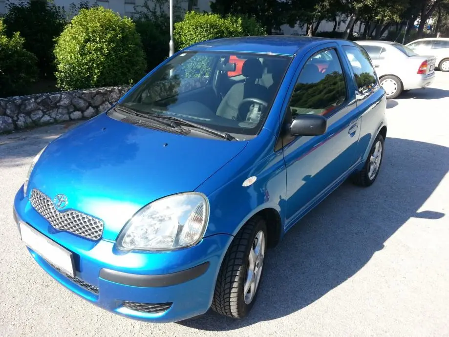 Toyota Yaris Yaris 1.0 Terra Plus 4