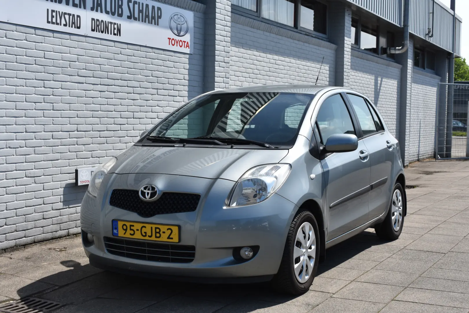 Toyota Yaris Yaris 1.3 Sol Special MMT 5