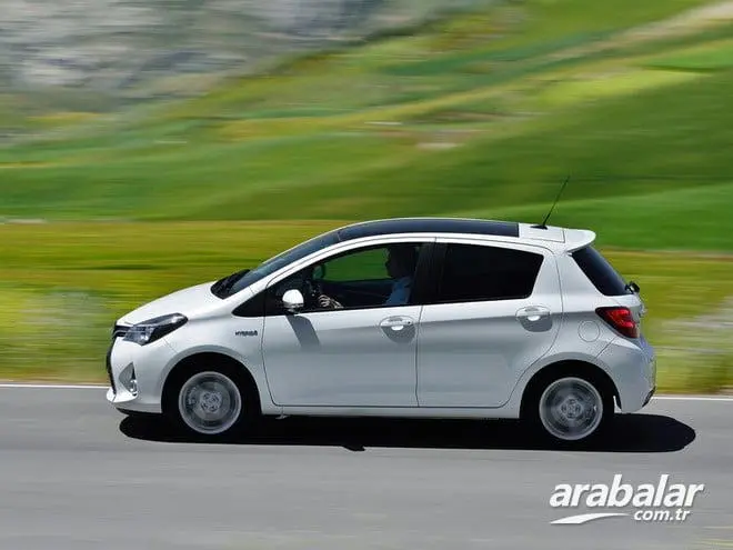 Toyota Yaris Yaris 1.33 Style Red 1
