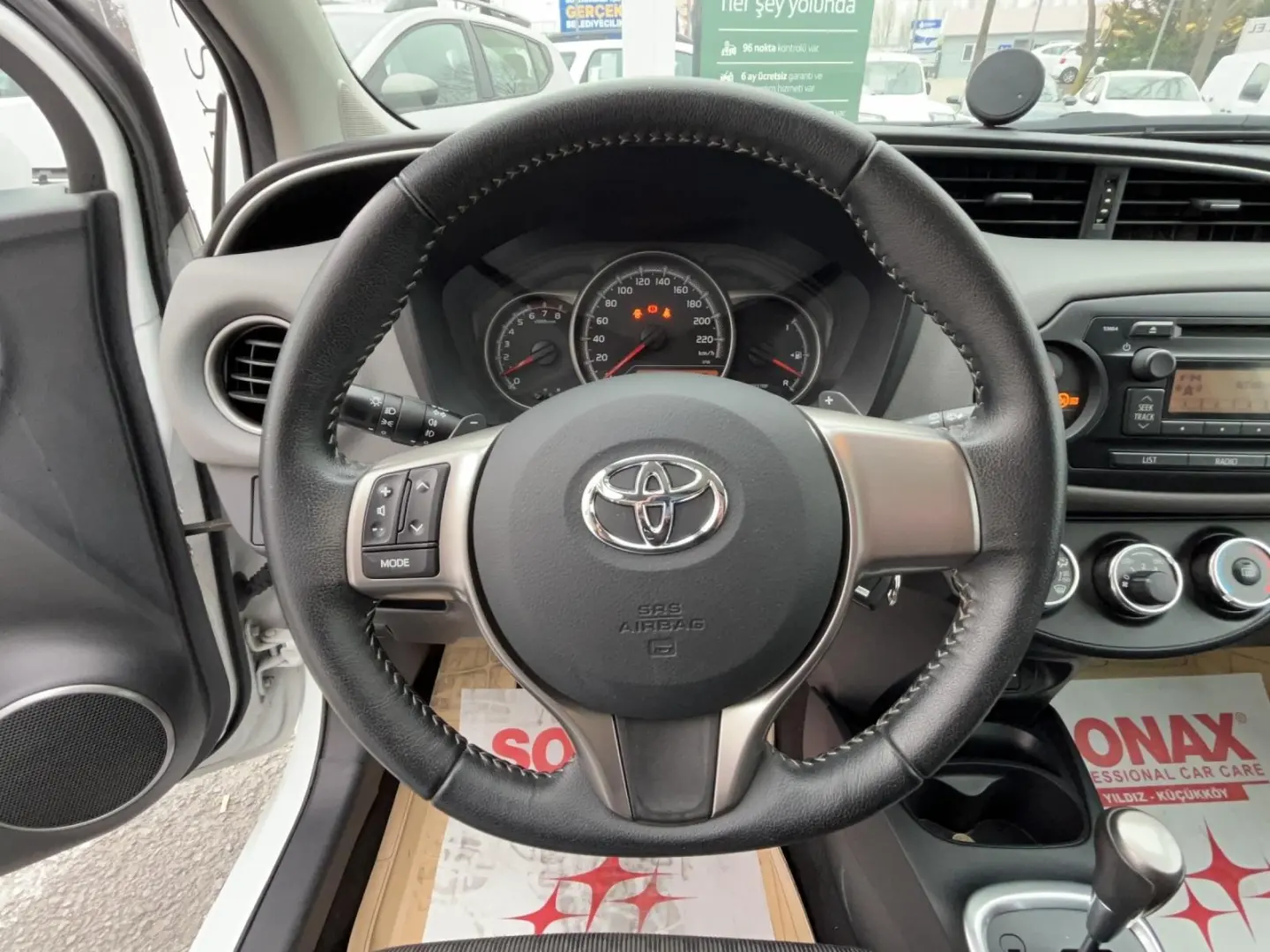 Toyota Yaris Yaris 1.33 Style Red Skypack Multidrive S 4