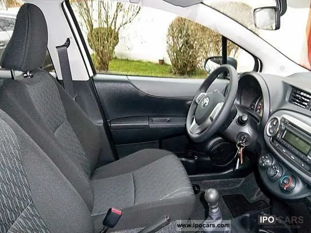 Toyota Yaris Yaris 1.4 D-4D Cool 7