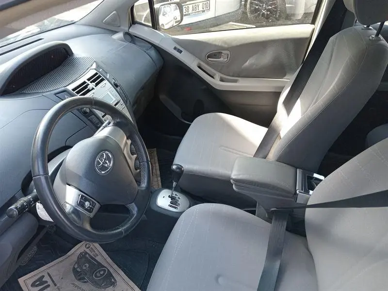 Toyota Yaris Yaris 1.4 D-4D Sol MMT 6
