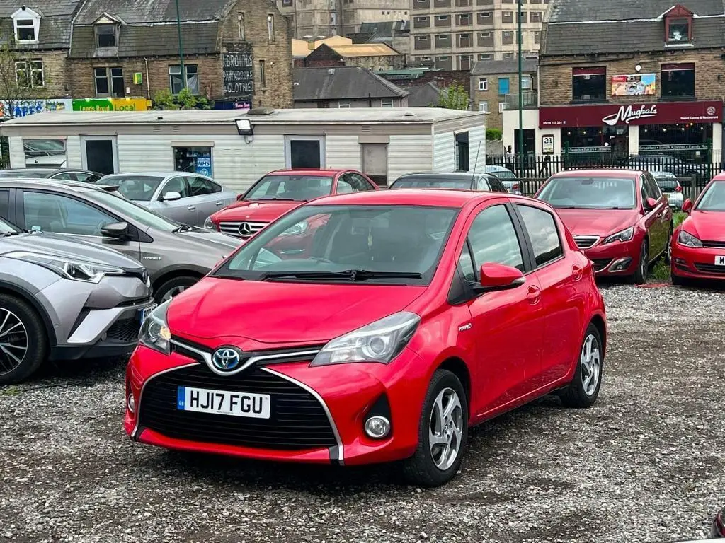 Toyota Yaris Yaris 1.5 Hybrid Cool e-CVT 5