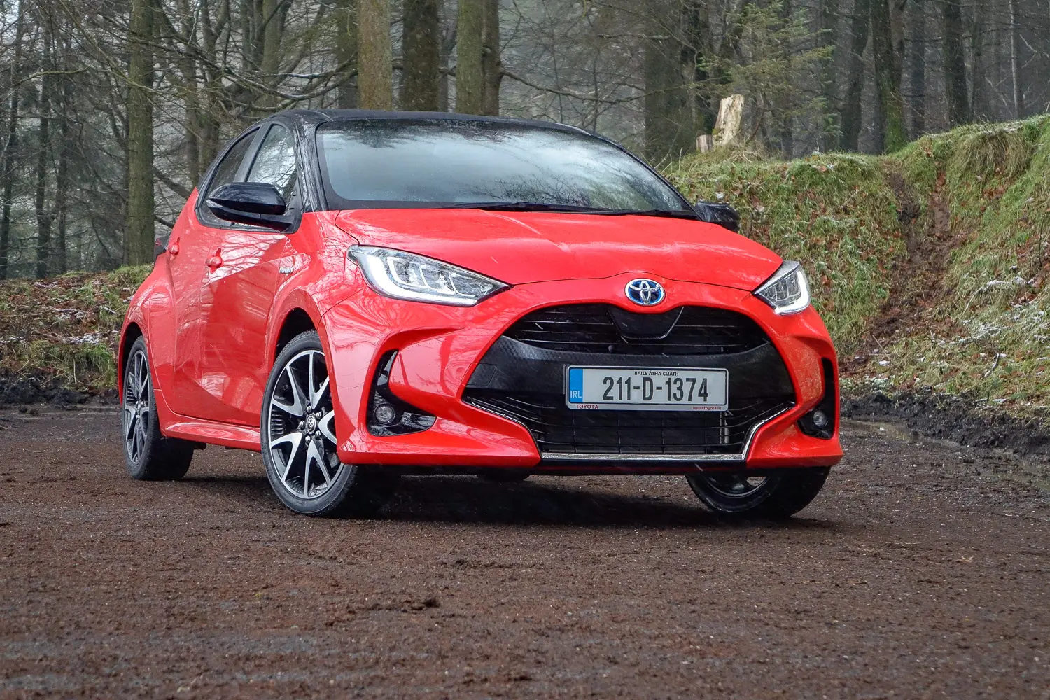 Toyota Yaris Yaris 1.5 Hybrid Dream e-CVT 3