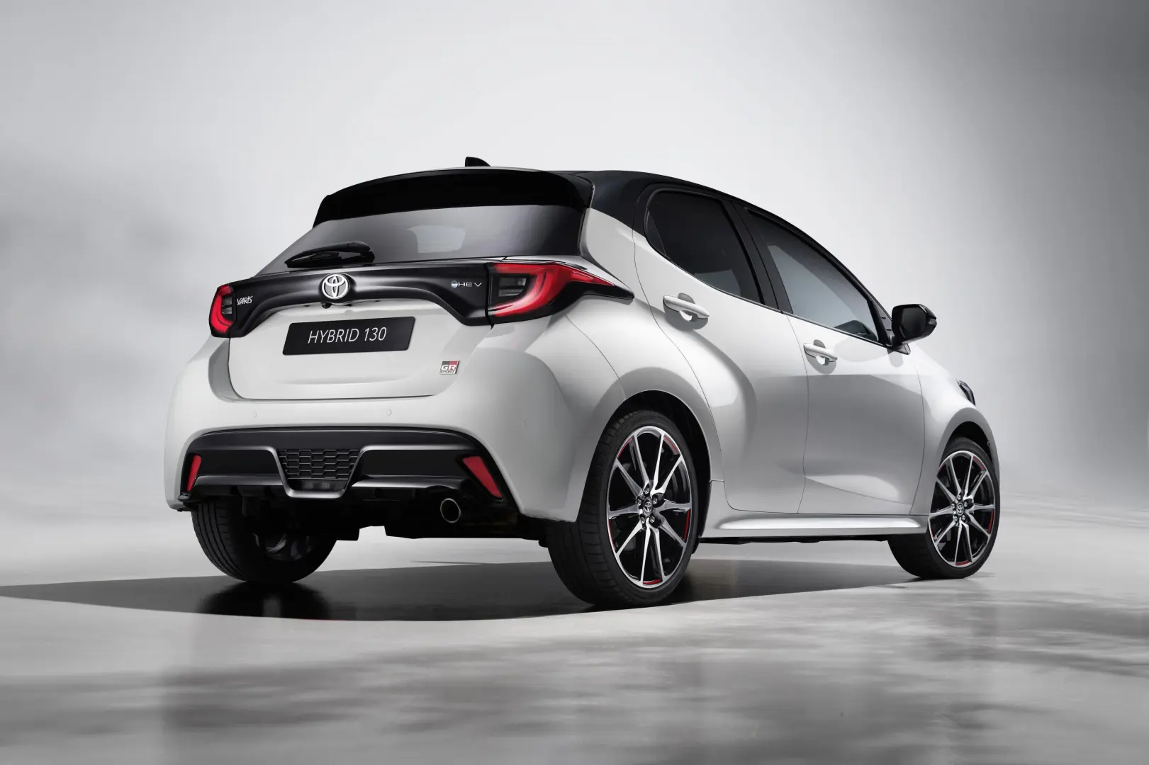 Toyota Yaris Yaris 1.5 Hybrid Flame e-CVT 3