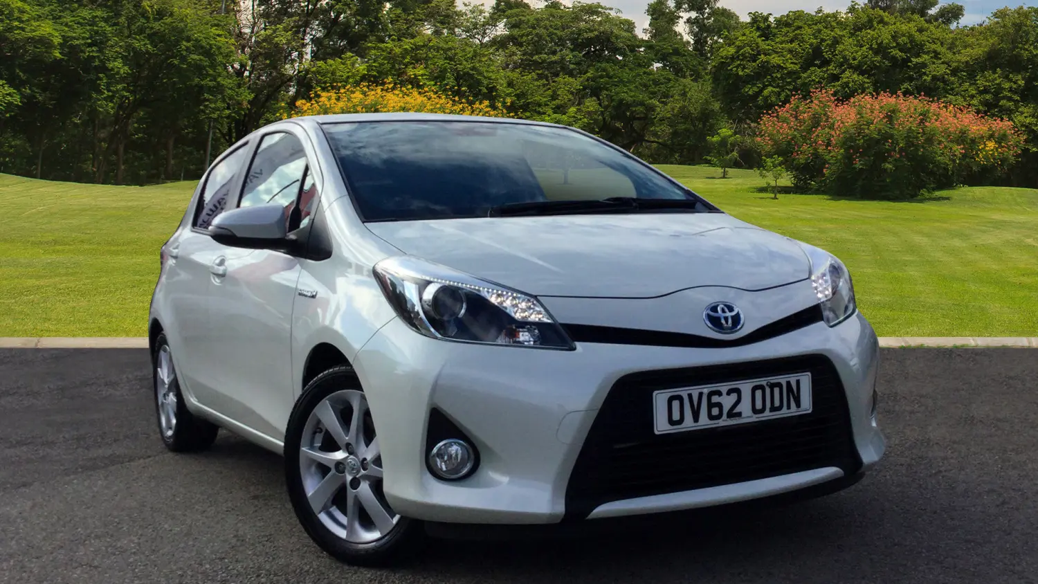 Toyota Yaris Yaris 1.5 Hybrid Spirit CVT 2
