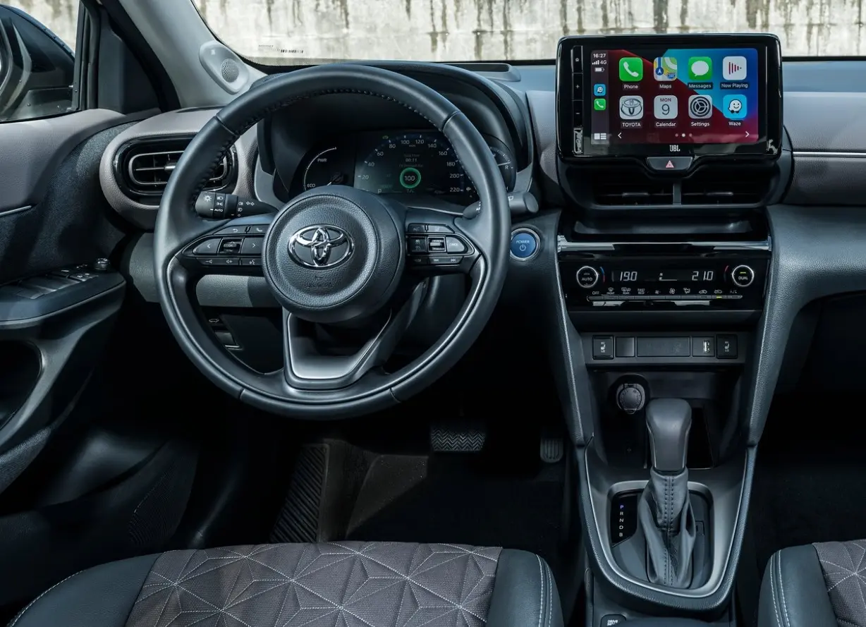 Toyota Yaris Cross Yaris Cross 1.5 Hybrid Flame X-Pack e-CVT 6