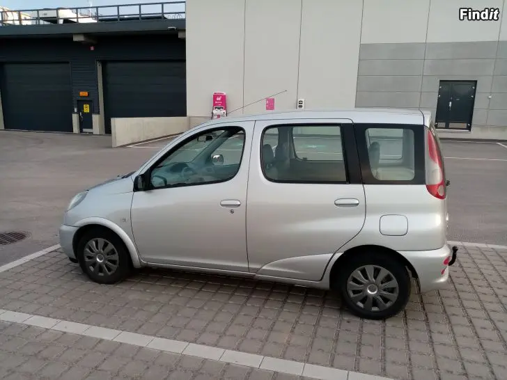 Toyota Yaris Yaris Verso 1.3 Luna 4