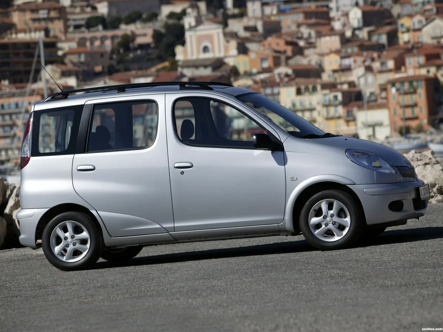 Toyota Yaris Yaris Verso 1.5 Luna 1