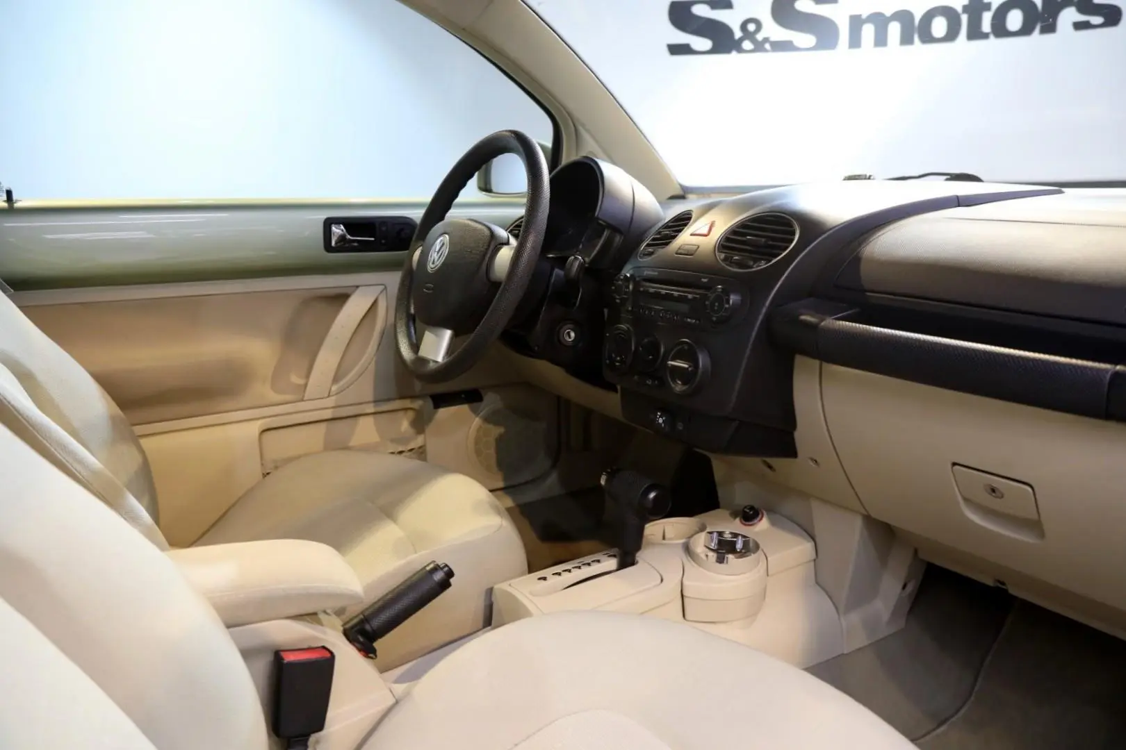Volkswagen Beetle Beetle 1.6 Highline 3
