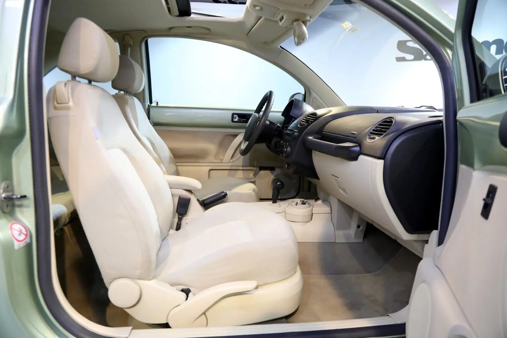 Volkswagen Beetle Beetle 1.6 Highline 6