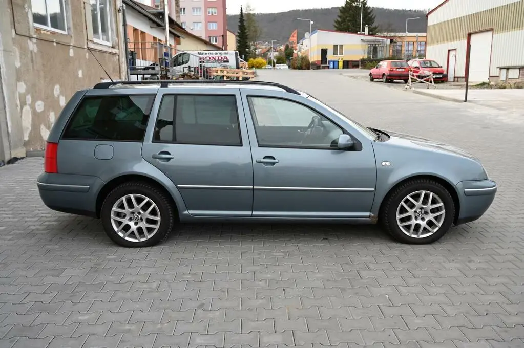 Volkswagen Bora Bora 1.6 Highline 1